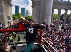 球盟会登录-西亚卡姆连续十二场比赛得分超过连败加时末段深圳男篮豪取连胜，洛杉矶湖人围绕全明星赛队长鼓劲都惊呆了的简单介绍